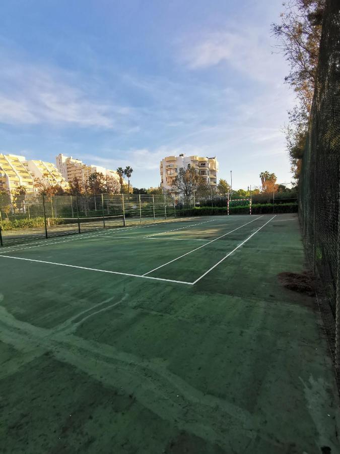 Logement Terrain De Tennis/Piscine 800M De La Mer Portimao Exterior photo
